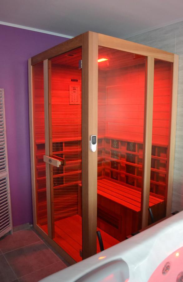 Au Coeur Du Bien-Etre, Chalet Avec Piscine Chauffee Et Couverte, Spa, Sauna, Massages Monteaux Exterior foto